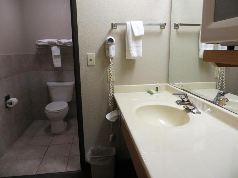 Super 8 Davenport Hotel Ngoại thất bức ảnh