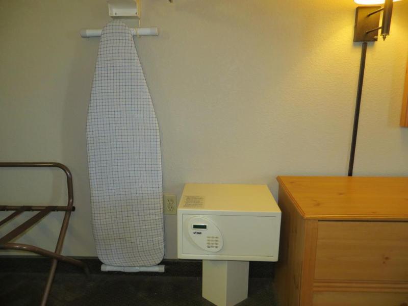Super 8 Davenport Hotel Ngoại thất bức ảnh